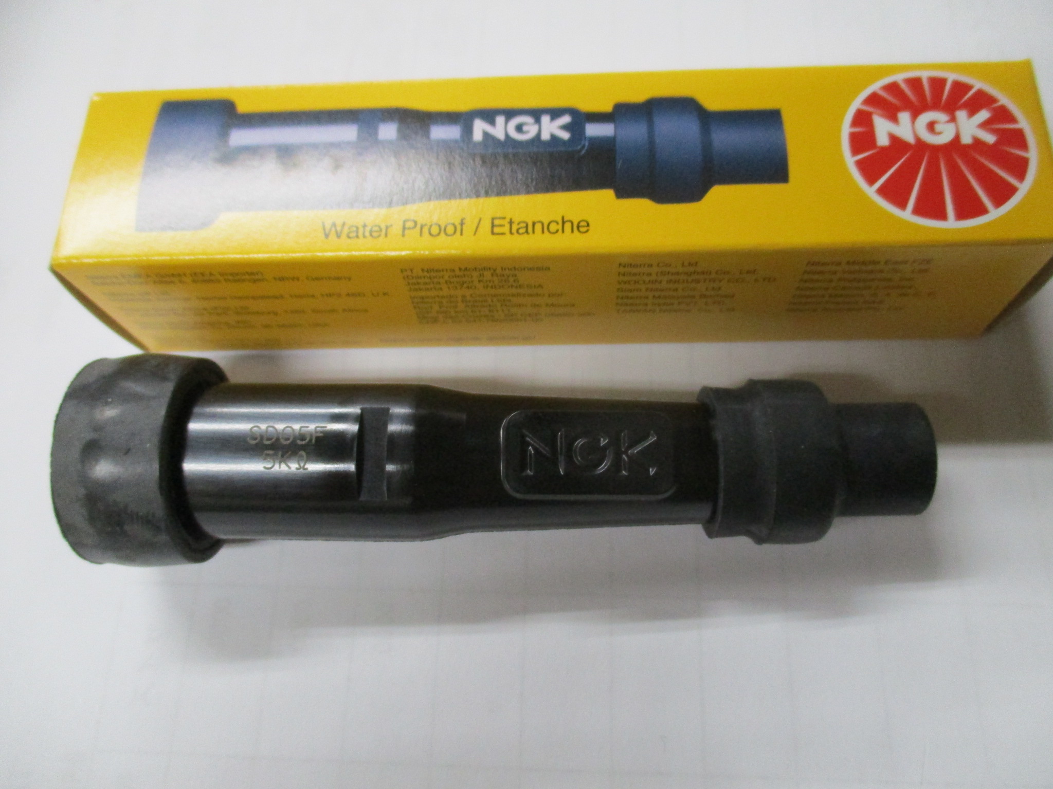 ○NGK プラグキャップ 黒 180° SD05F｜Z系KAWASAKIパーツの通販サイト